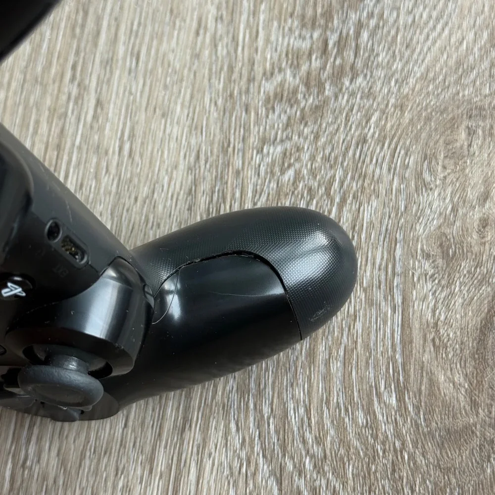 Sony PlayStation 4 DualShock 4 Wireless Controller Jet Black CUH-ZCT2U UNTESTED